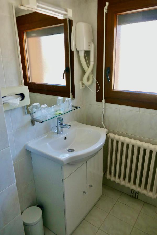 Hotel Le Blainon Орон Екстер'єр фото